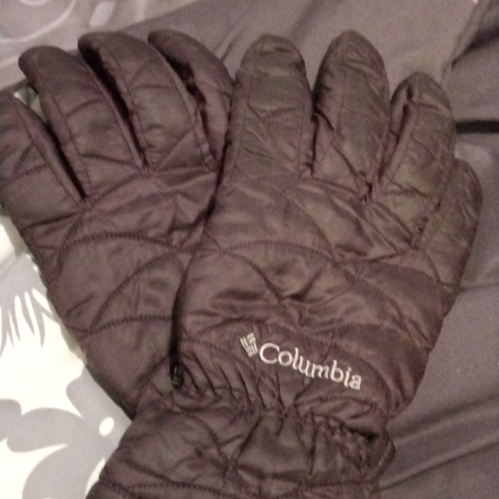 Columbia woman's gloves